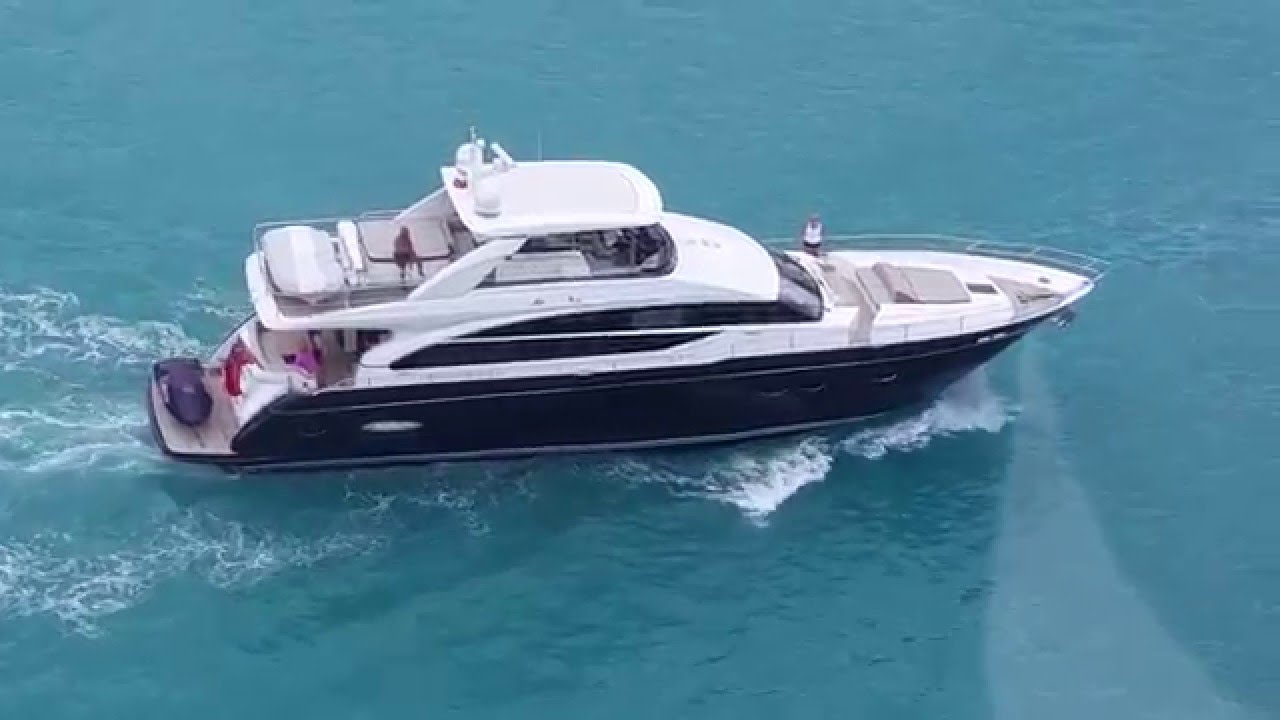 Lady Isabella Yacht with Police Escort