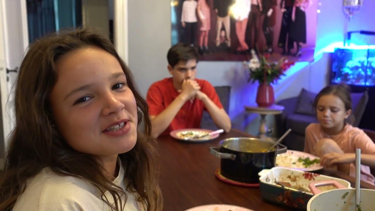 GUUSJE WORD HERKEND OP SCHOOL! - #1848