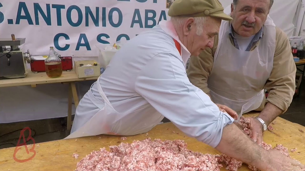 Come si fanno le salsicce a Cascia