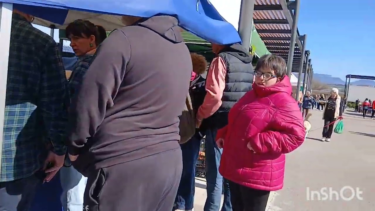 Mercadillo semanal/flores/ropa/informaci&oacute;n restaurantes