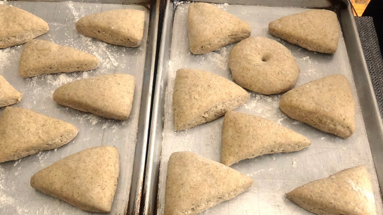 Pain d'orge/DZ/كسرة الزرع توحشت خبز بالشعير حضرت لكم هاذ الوصفة خبز خفيف ريشة مع طريقة تشكيل جديدة
