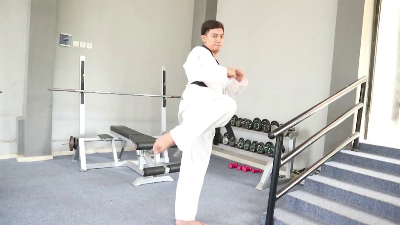 Video tutorial teknik dasar tendangan taekwondo