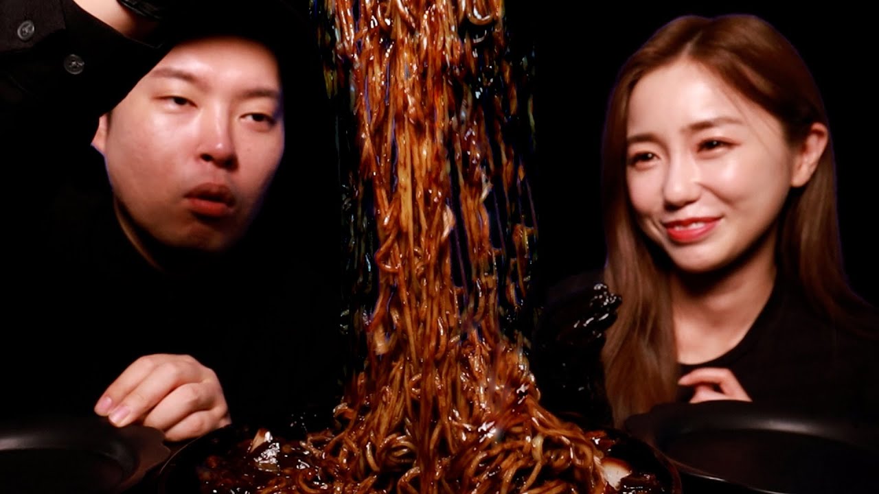 현직 아나운서와 짜장면 먹방..으흥..