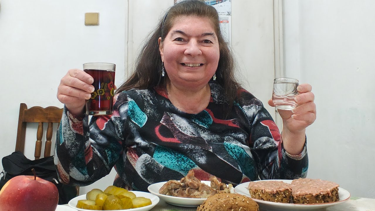 ЯМ-ЯМ-ЯМ 🍞🥓🥰🍷🍾🥂🍷🥂🍾вечерям на живо на ЛАЙВ 🥰 сега на 05.03.2026 г. ЯМ с КЕФ принцески, месце, ябълка🍏
