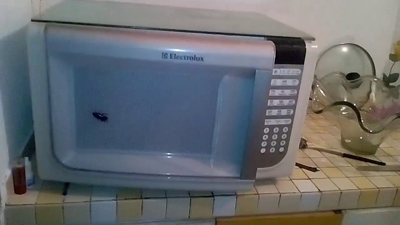 Como tira ( Barata ), Microondas.