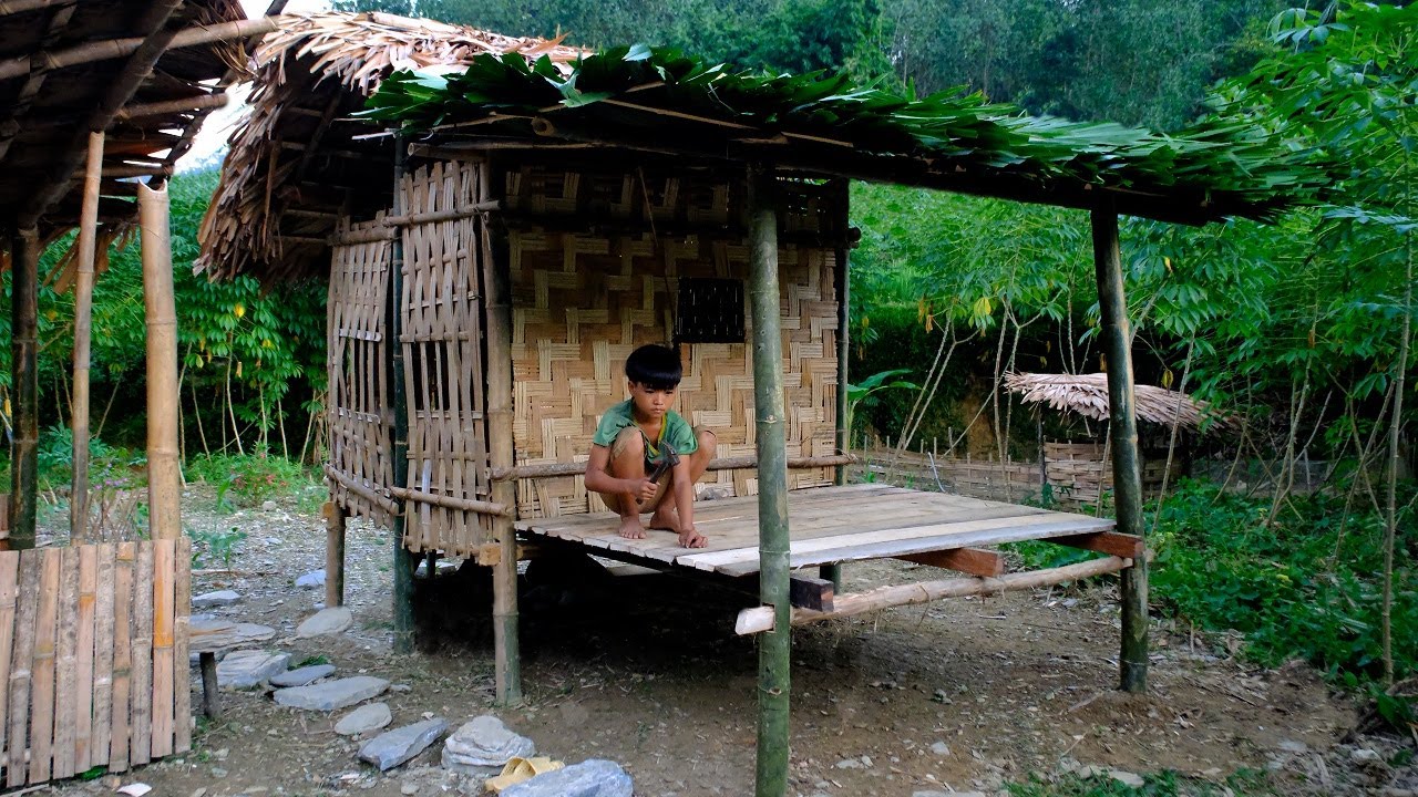 Building a bamboo house - Two orphaned brothers survive together - poor boy