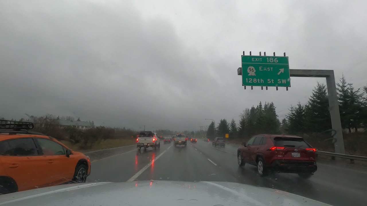 Driving in the Rain from Everett to Lynnwood, Washington