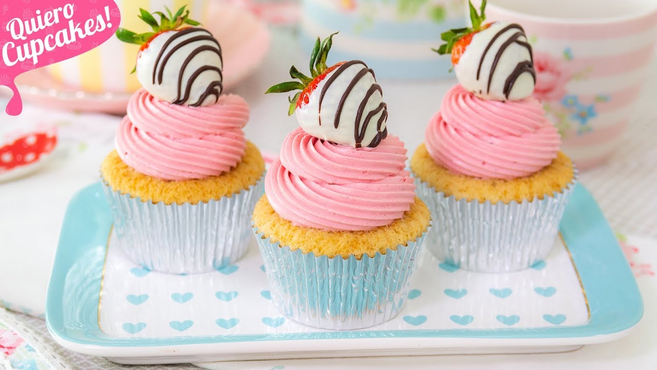 CUPCAKES DE CHOCOLATE BLANCO Y FRESAS | ESPECIALES PARA CELEBRACIONES | Quiero Cupcakes!