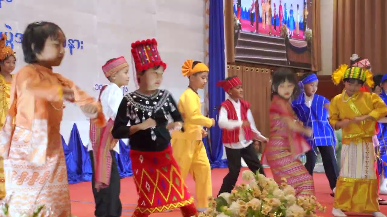 သွေးချင်းတို့ရဲ့မြေ (ခေတ်ရှေ့ဆောင်ကိုယ်ပိုင်အထက်တန်းကျောင်း- Grade (2 & 3)  ကျောင်းသား/သူလေးများ)