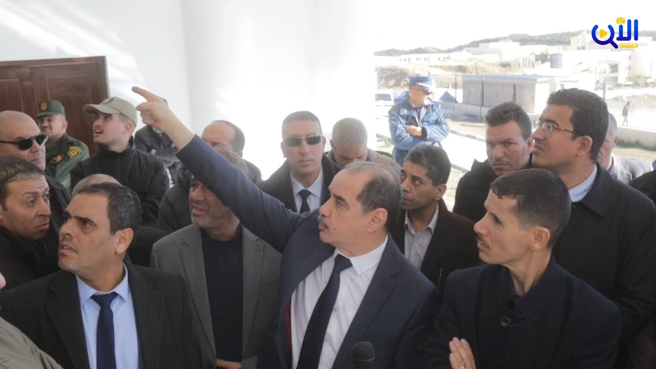 🔴 شاهد والي ولاية خنشلة يفضح الغش في بعض الأشغال بالمطعم المركزي الجامعي و يهدد بإجراءات عقابية