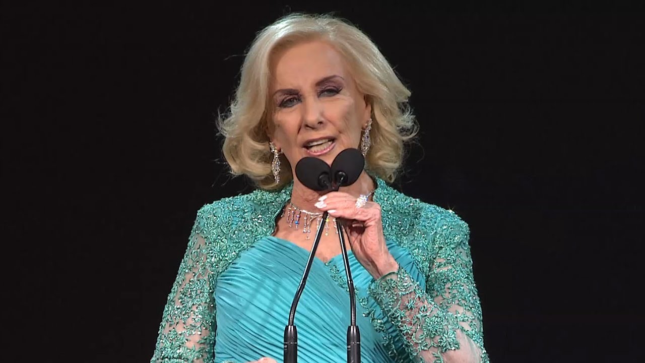 ¡El Martín Fierro de Brillante para Mirtha Legrand!