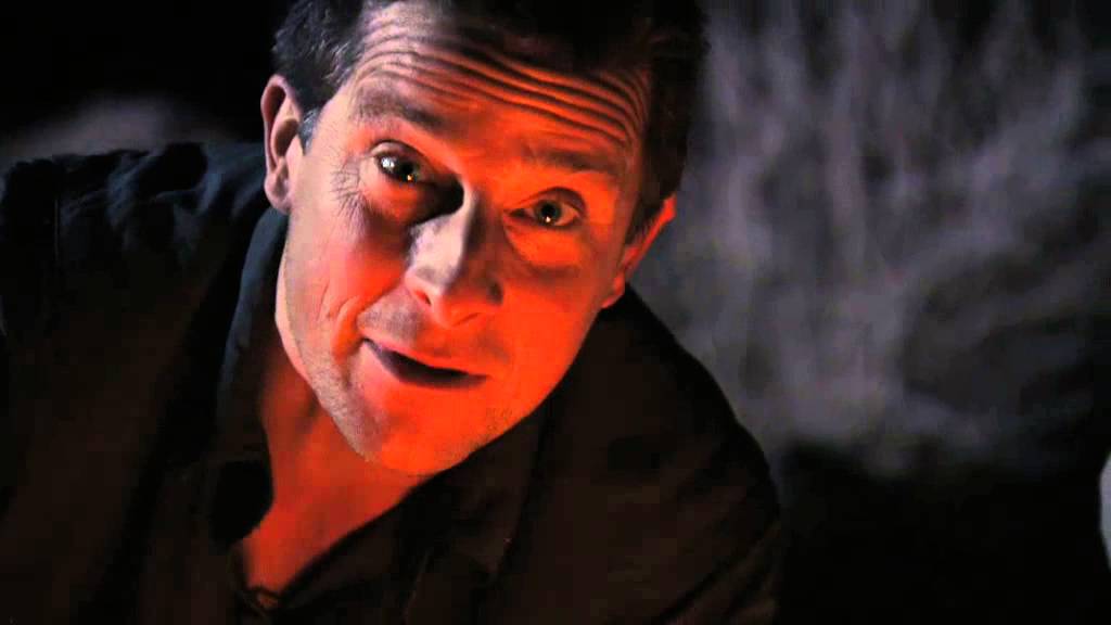 Bear Grylls: Escape From Hell: Dingos