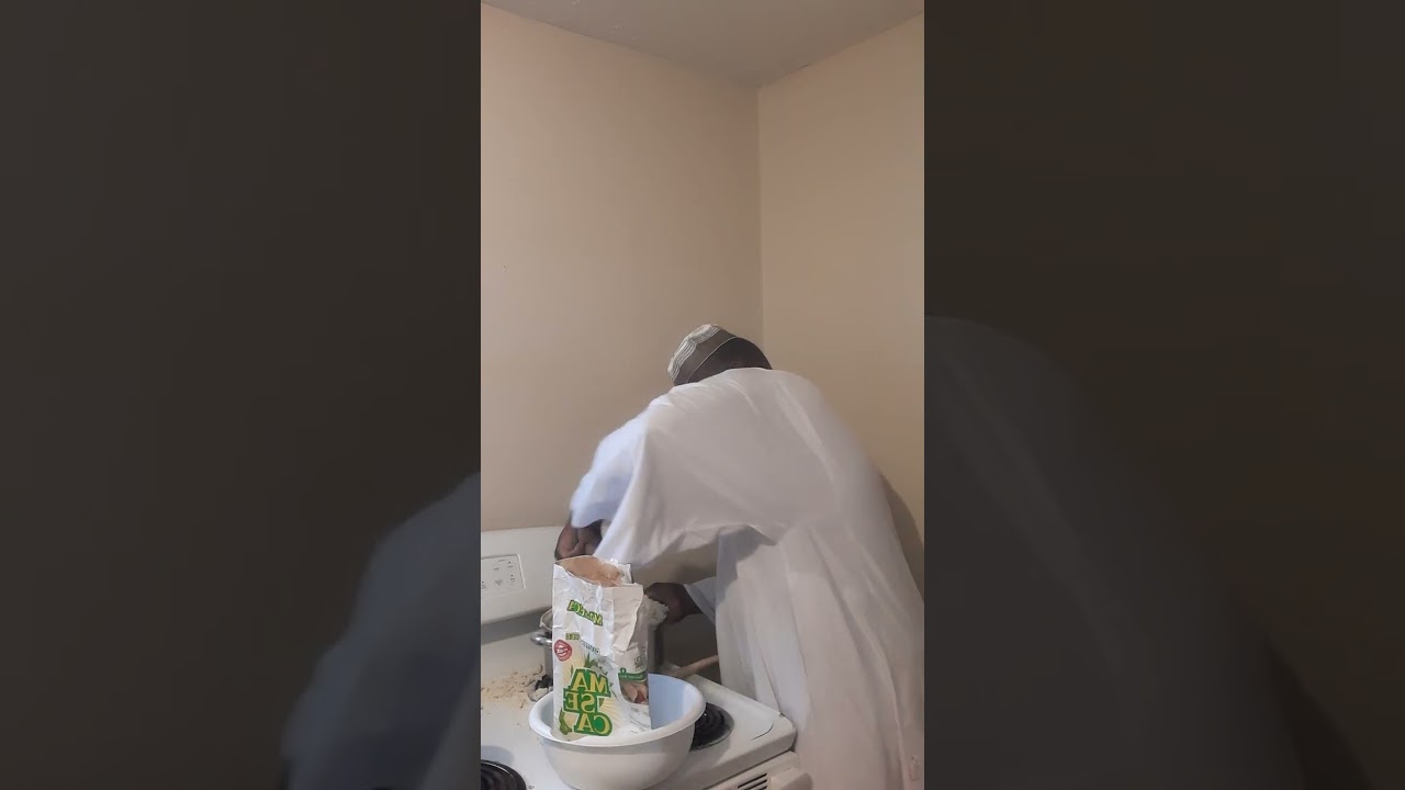 ثراثيات من دارفور  طريقة عمل القوقر  /  عزالدين ودكوندية