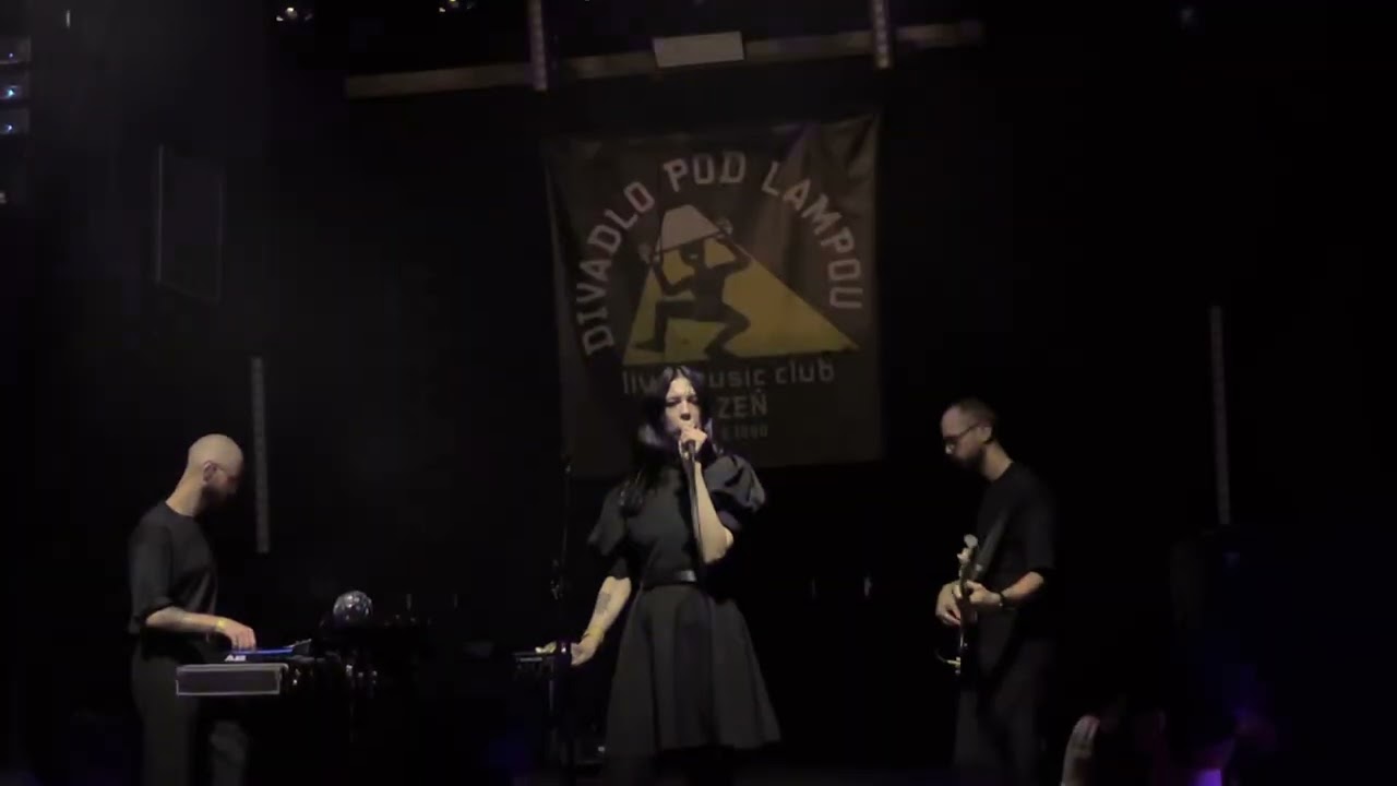 DLINA VOLNY. Divadlo pod lampou, Plzeň. 27. 10. 2025