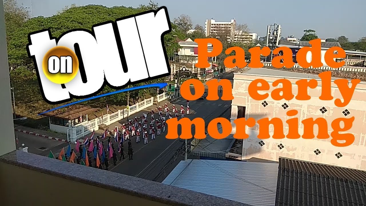 Parade on early morning in Nakhon Phanom / Thailand | on tour |