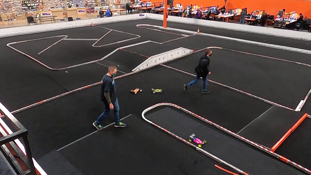 Serpent SRX2 GEN3 Laps 702 RC Raceway