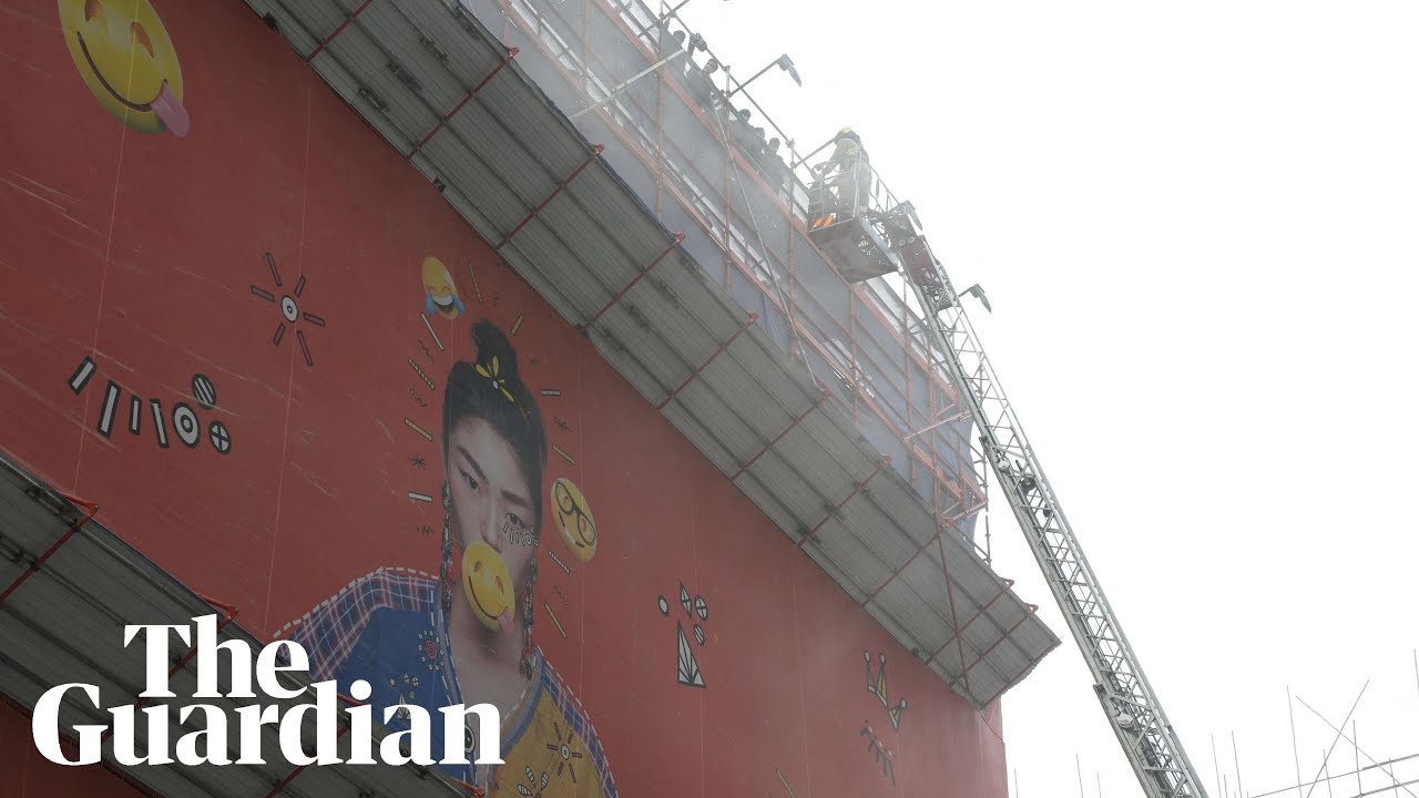 Fire traps 150 people at Hong Kong World Trade Centre