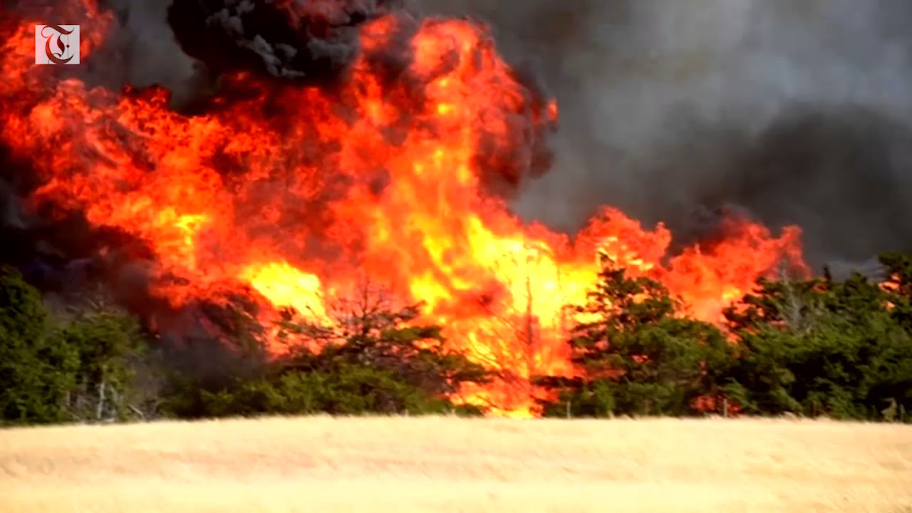 Deadly Oklahoma wildfires threaten to spread on parched land