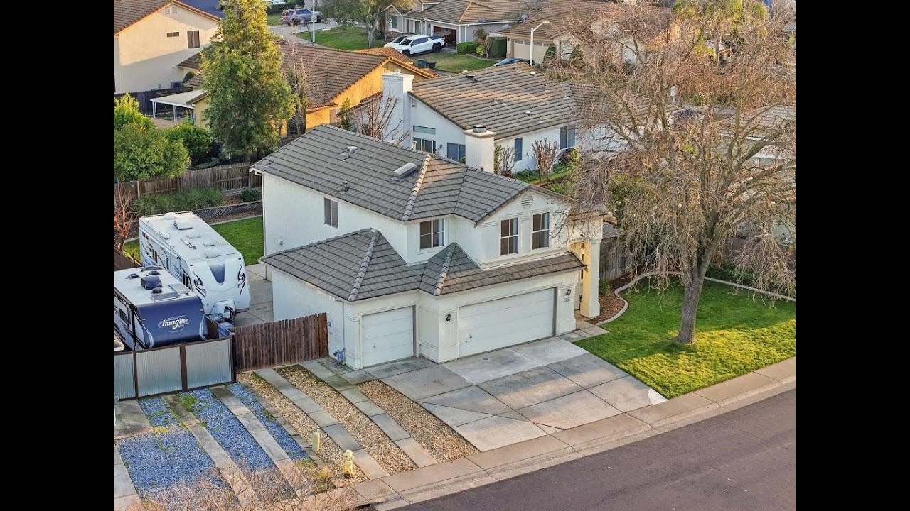 1513 Lathwell Way, Roseville CA 95747. Listed by Derek Kirk w/C21 Select. DRE#1186031.916-213-5715.