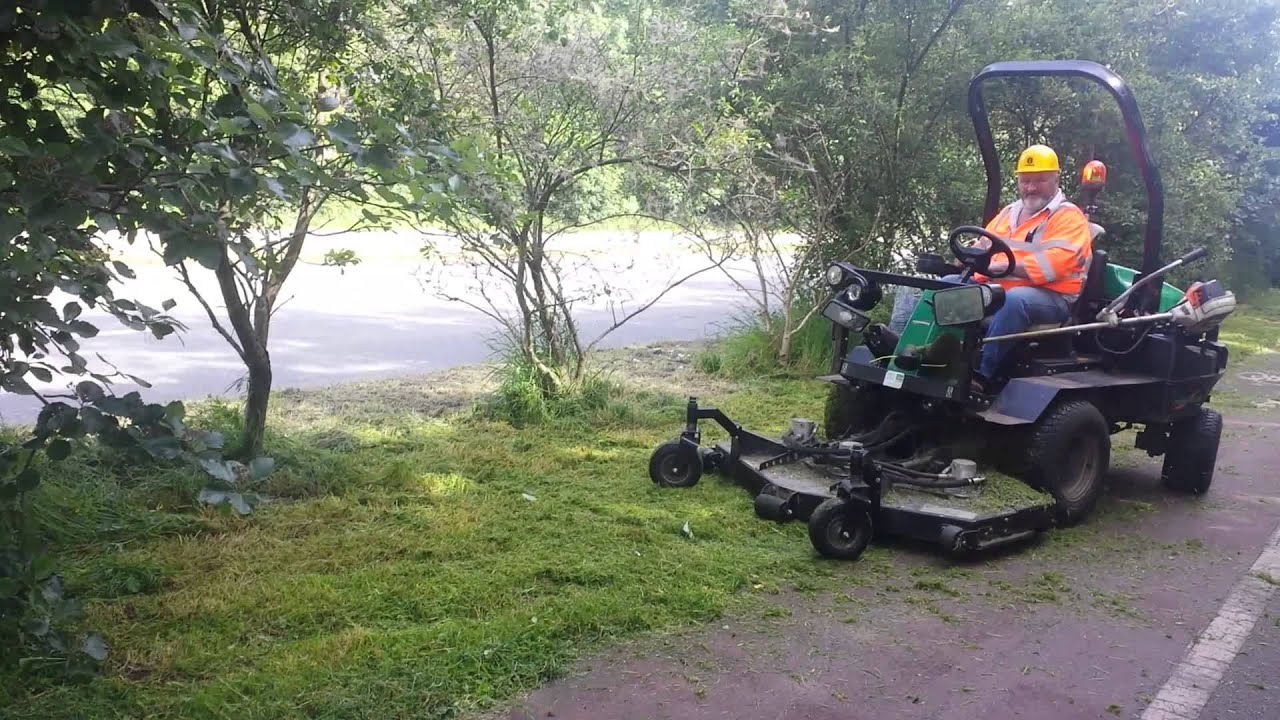 Ransomes hr3300t grass mowing