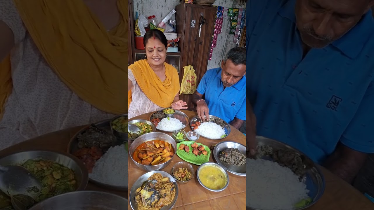 টেবিল খালি দেখলে মাথা খারাপ হয়ে যায় দেখো 😃😃 #lunch