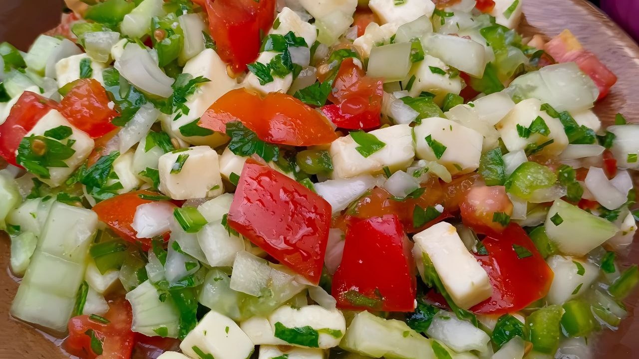 Ensalada fresca de pepino y tomate sin azúcar que se hace en minutos 🥗