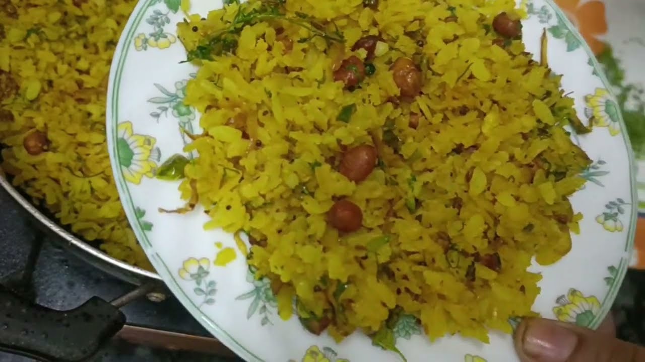 Instant & tasty Poha..🍲.. with a secret ingredient..... Meri style me 😊