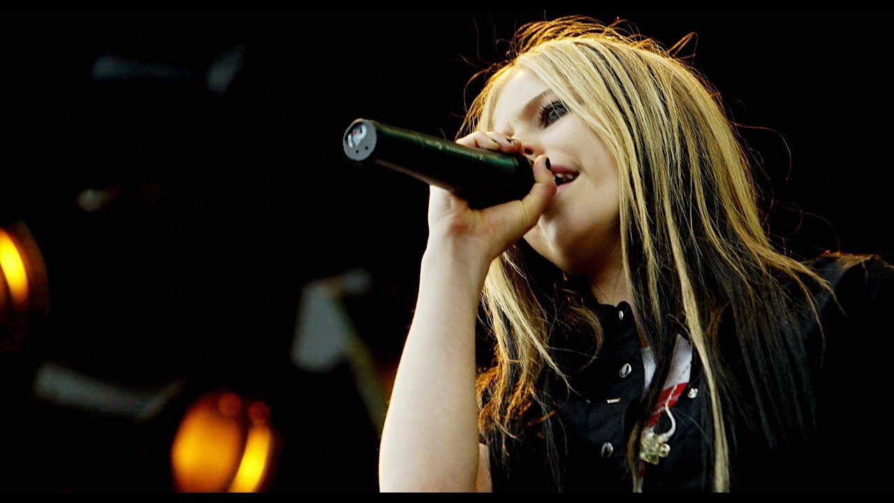 Avril Lavigne │ Random ACOUSTIC Live Performances