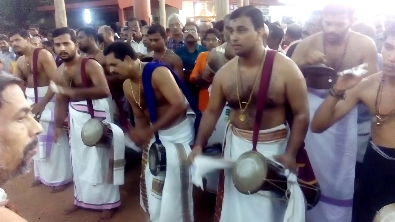 CHERUKUNNU SREE ANNAPOORNESWARI TEMPLE VISHUVILAKKU UTSAVAM 2017