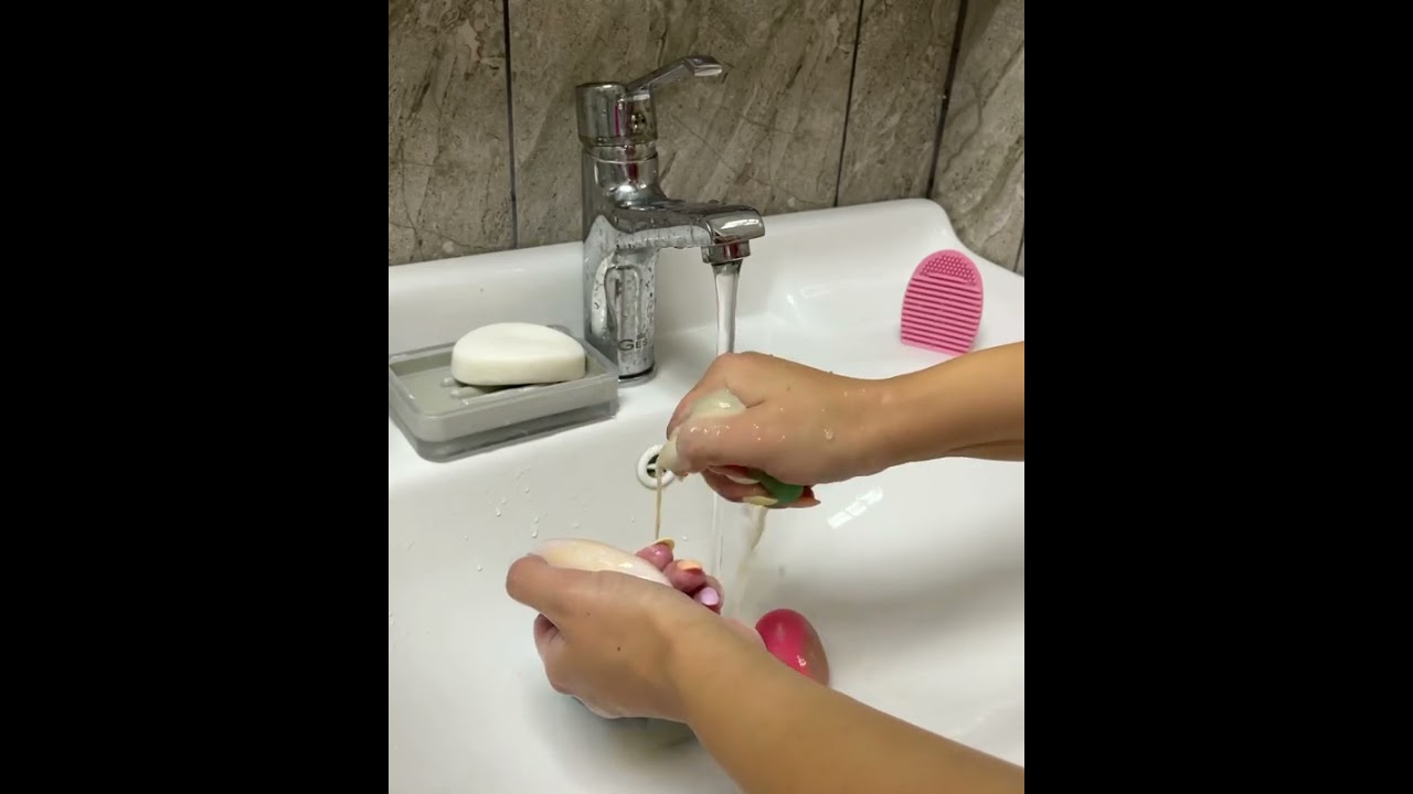 makyaj s&uuml;ngeri nasıl temizlenir #shorts