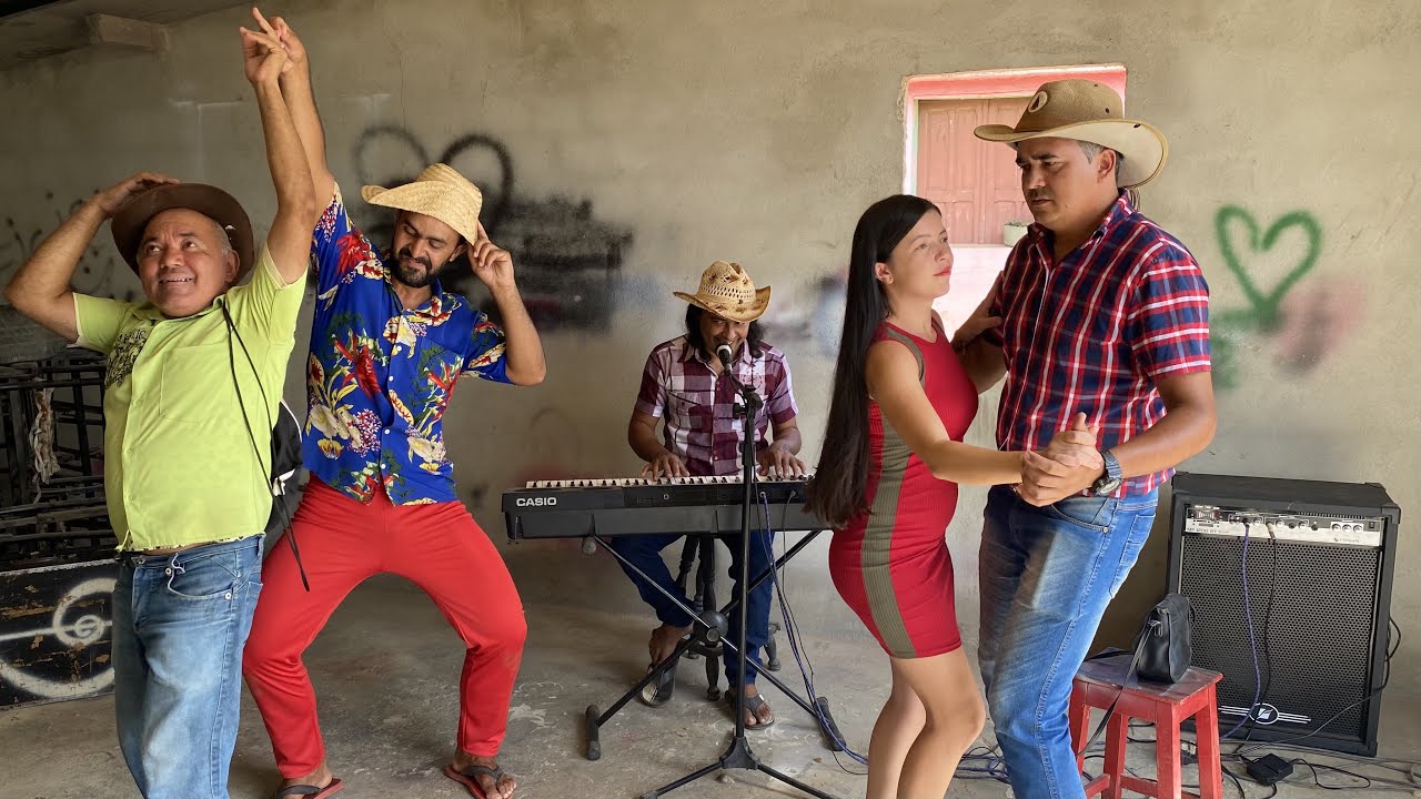 Seu Biu chama Kissuki dos Teclados pra tocar Forró na Inauguração do Rancho