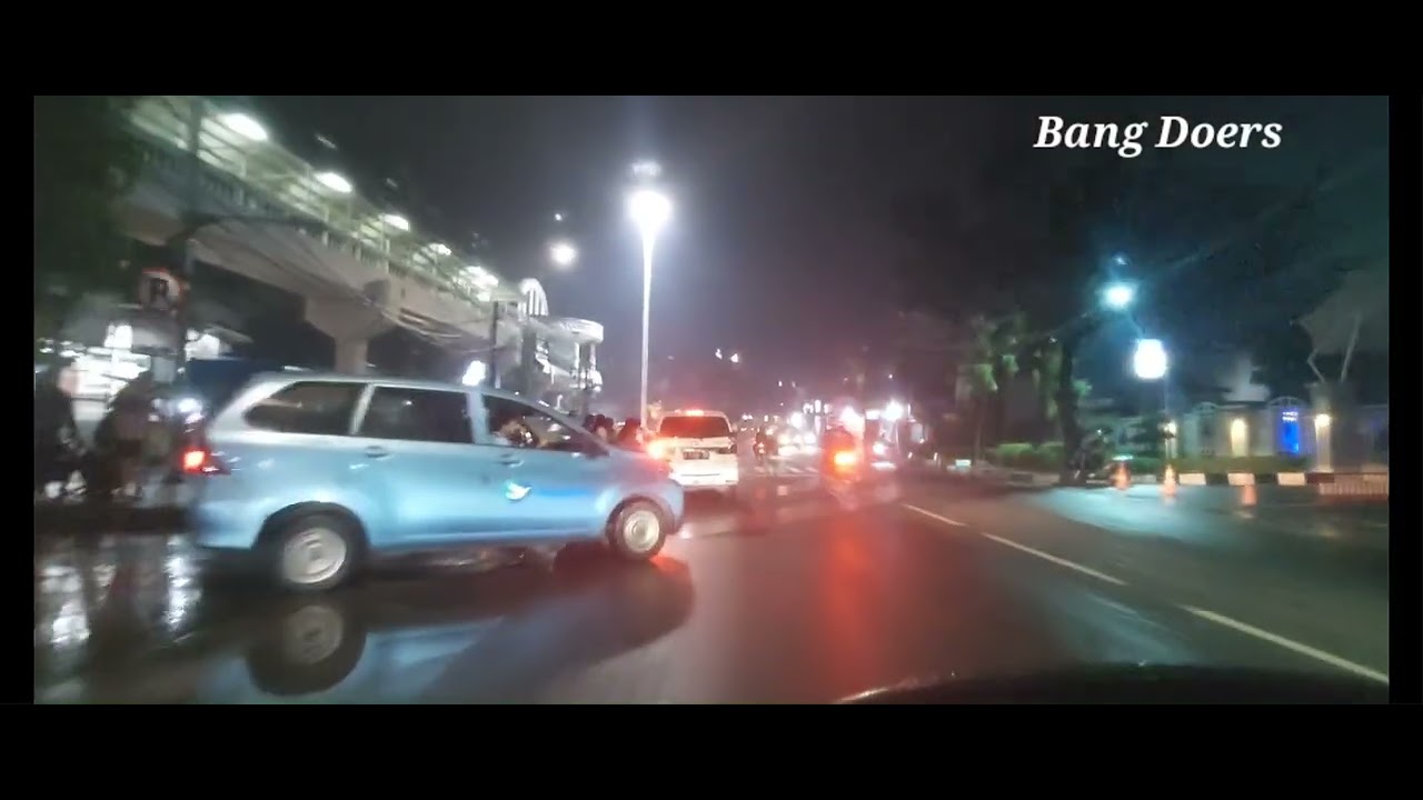 20251221 Ночная поездка из Лубанг Буая, Восточная Джакарта, в Радио Далам, Южная Джакарта..