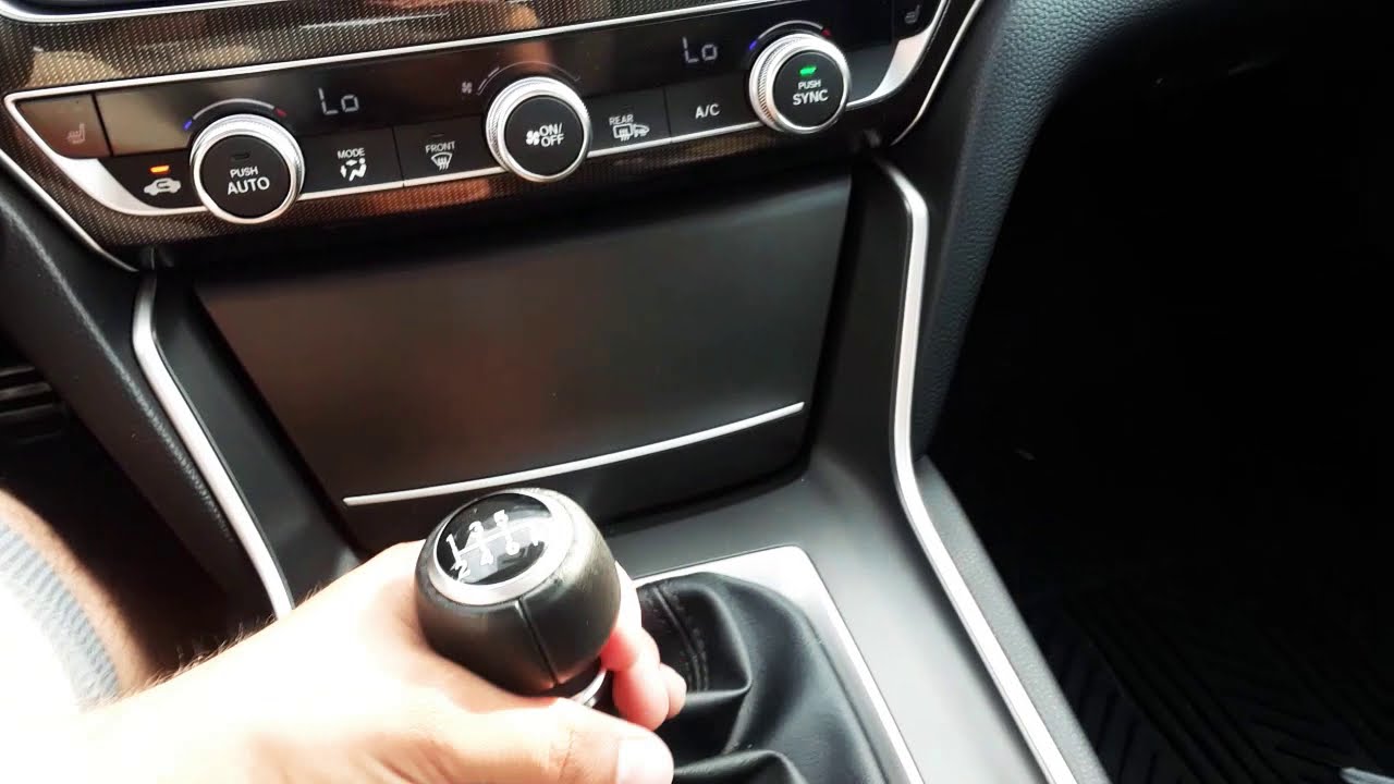 2018 Honda Accord 2.0T 6 speed manual, 0 to 60, curve tests, and launch