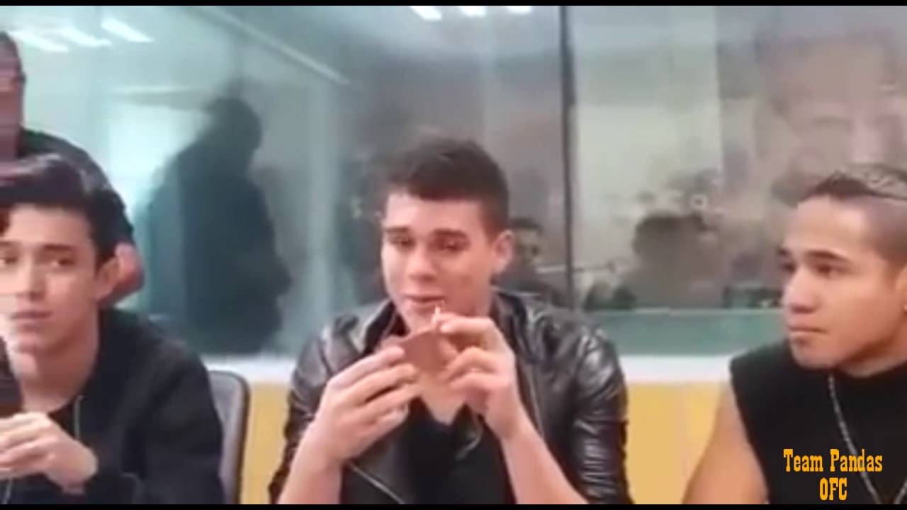 CNCO prueban dulces Mexicanos 6-14-16