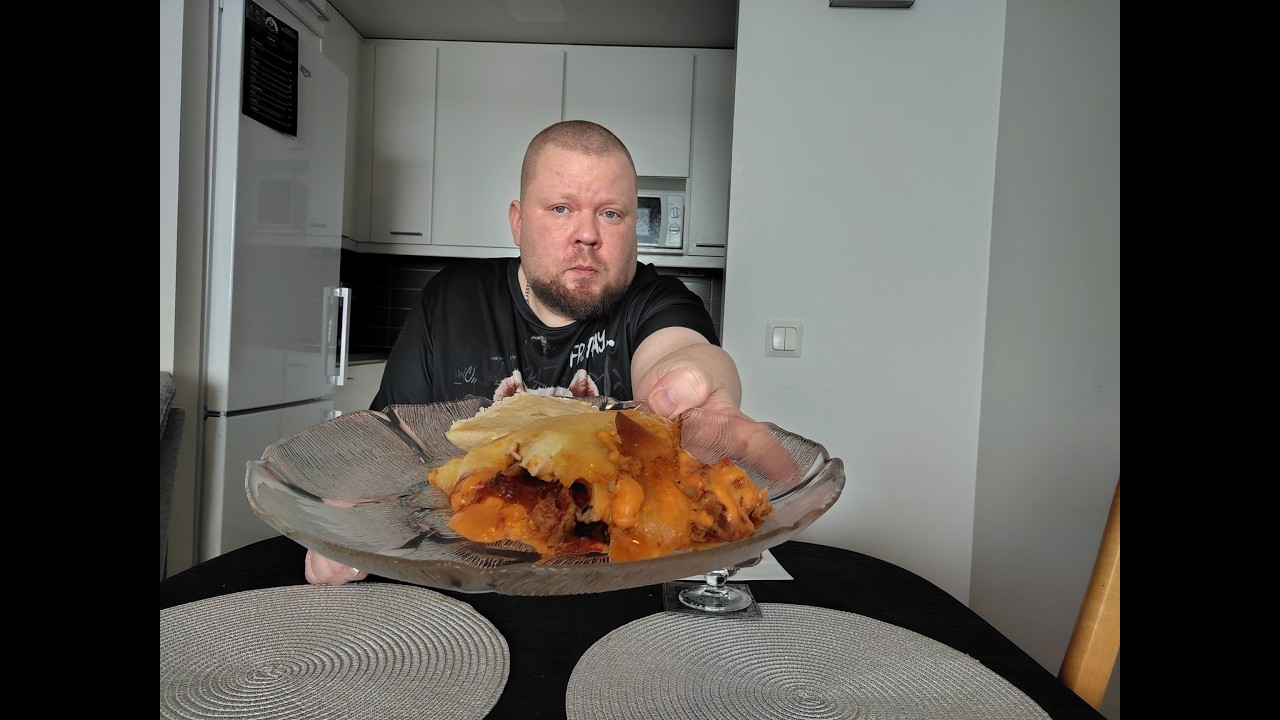KOLMEN JUUSTON LASAGNE
