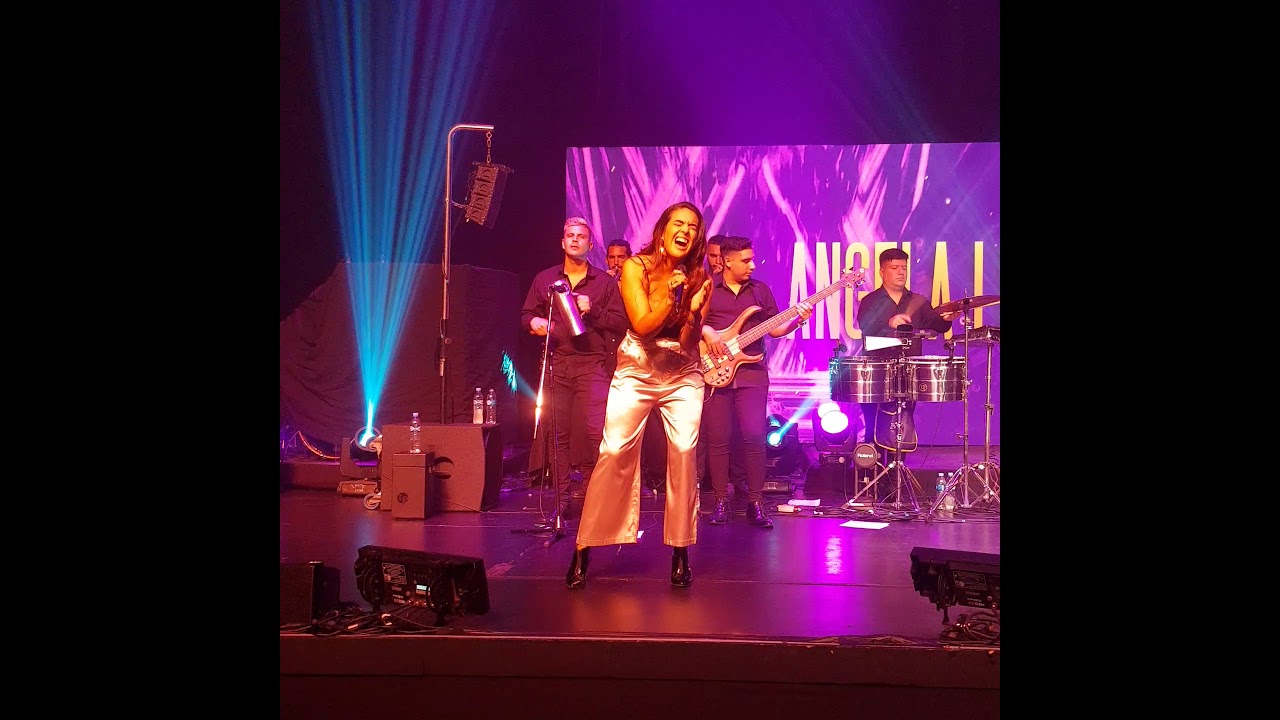 Angela Leiva - El me Mintio - #teatroluxor #CarlosPaz
