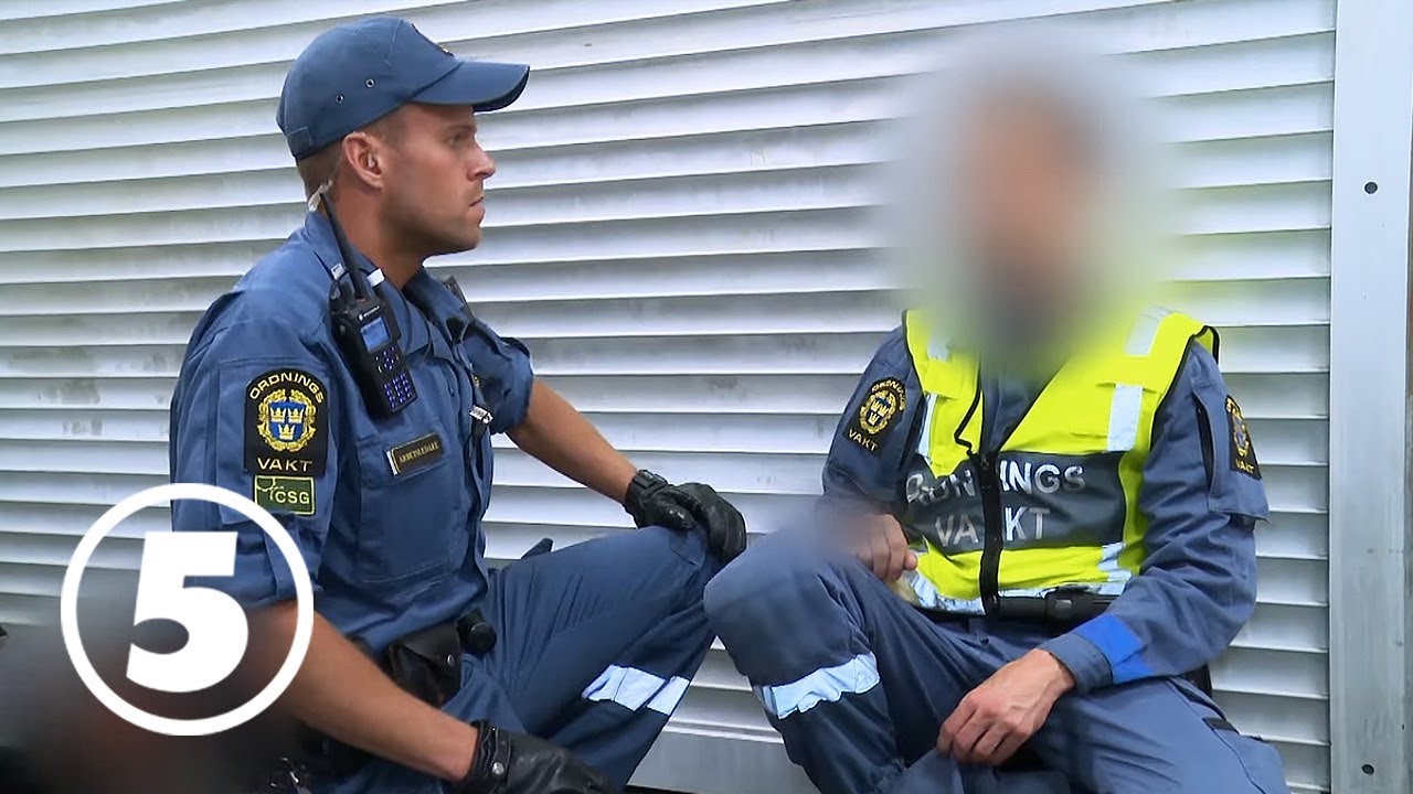 Tunnelbanan | En aggressiv man biter en ordningsvakt och förstärkning tillkallas
