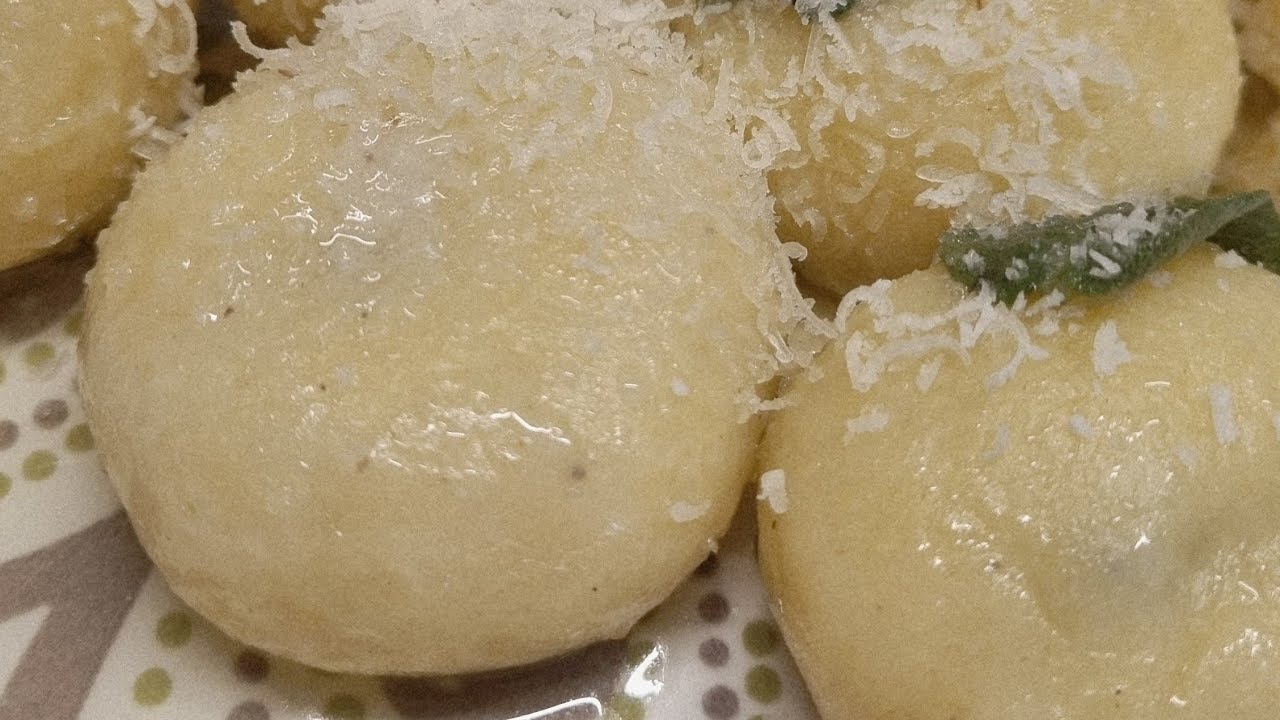 Gnocchi sem glúten, recheado com gorgonzola e nozes. ( 2 )