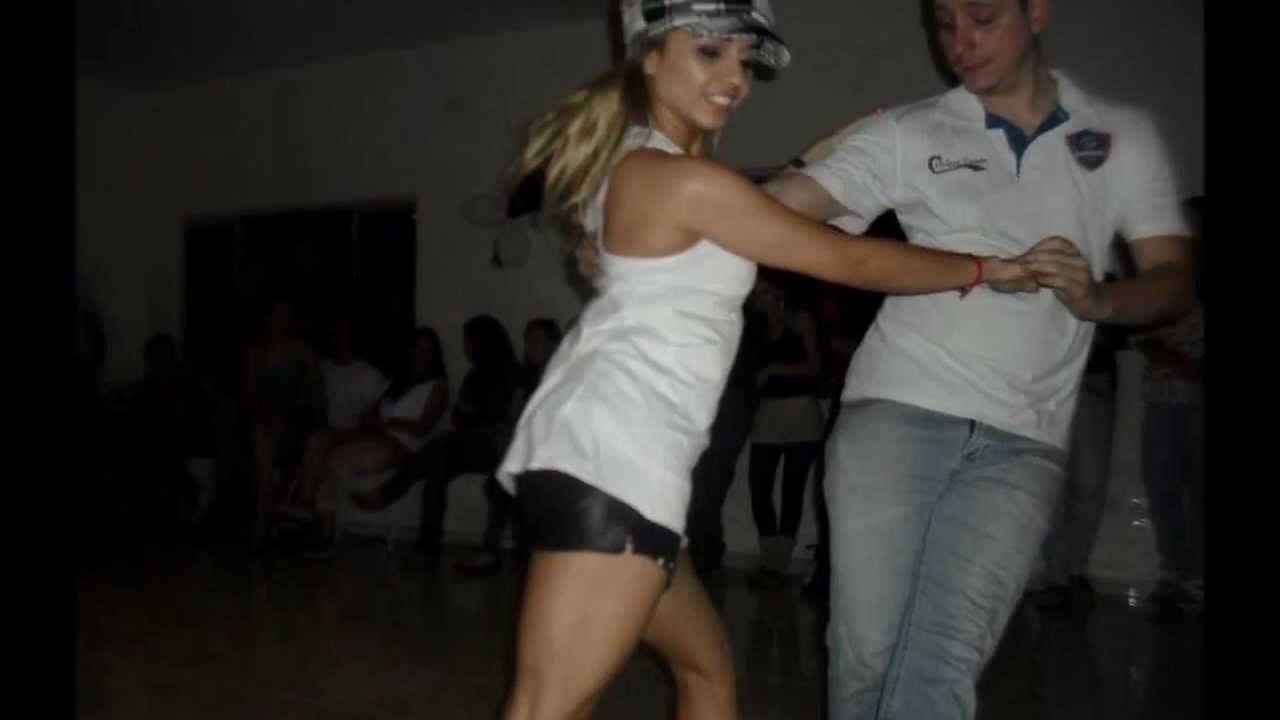 Workshop de Samba de Gafieira e Funkeado na CASA DA DANÇA LONDRINA! Faça já sua inscrição!