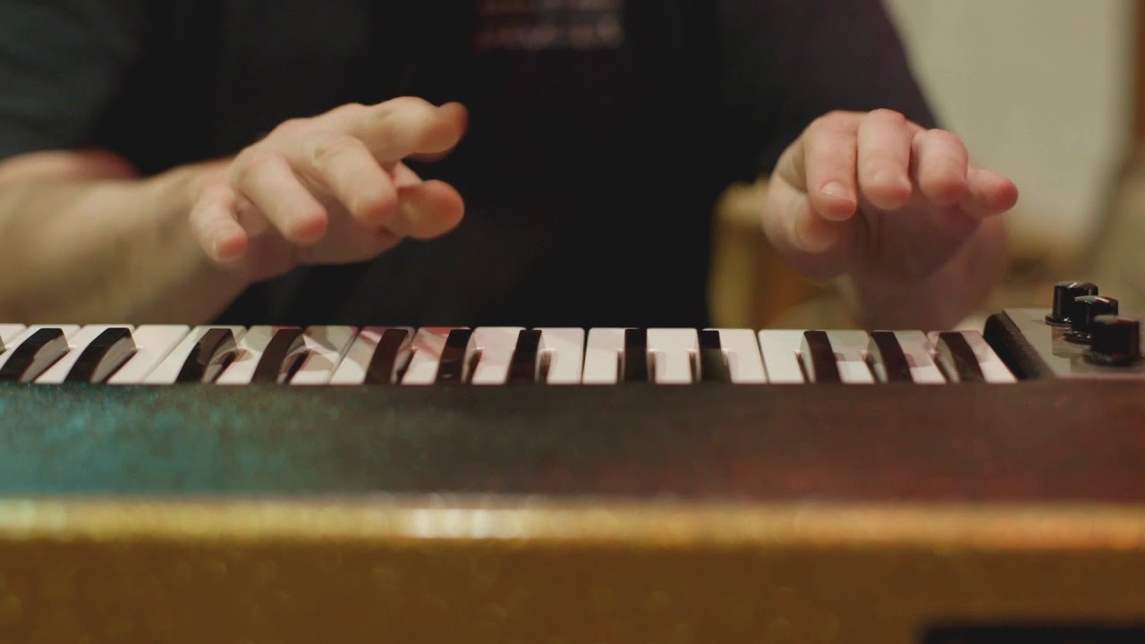 Peter Levin tracking a Vintage Vibe Vibanet at Fame Recording Studio - Clip #4