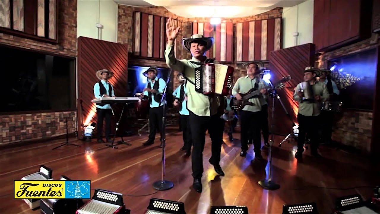 Hace un Mes - Los Corraleros de Majagual | Discos Fuentes (Video Original)