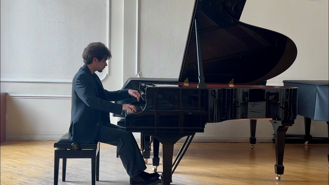 Data Charbadze plays Liszt - Mephisto Waltz No.1, S.514