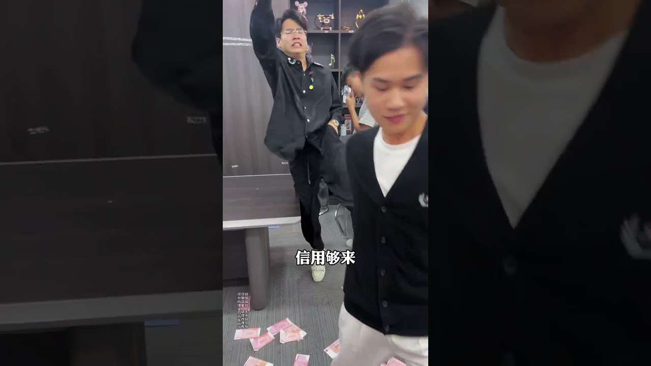 主管压榨员工去买饭，飞哥得知后大怒开除