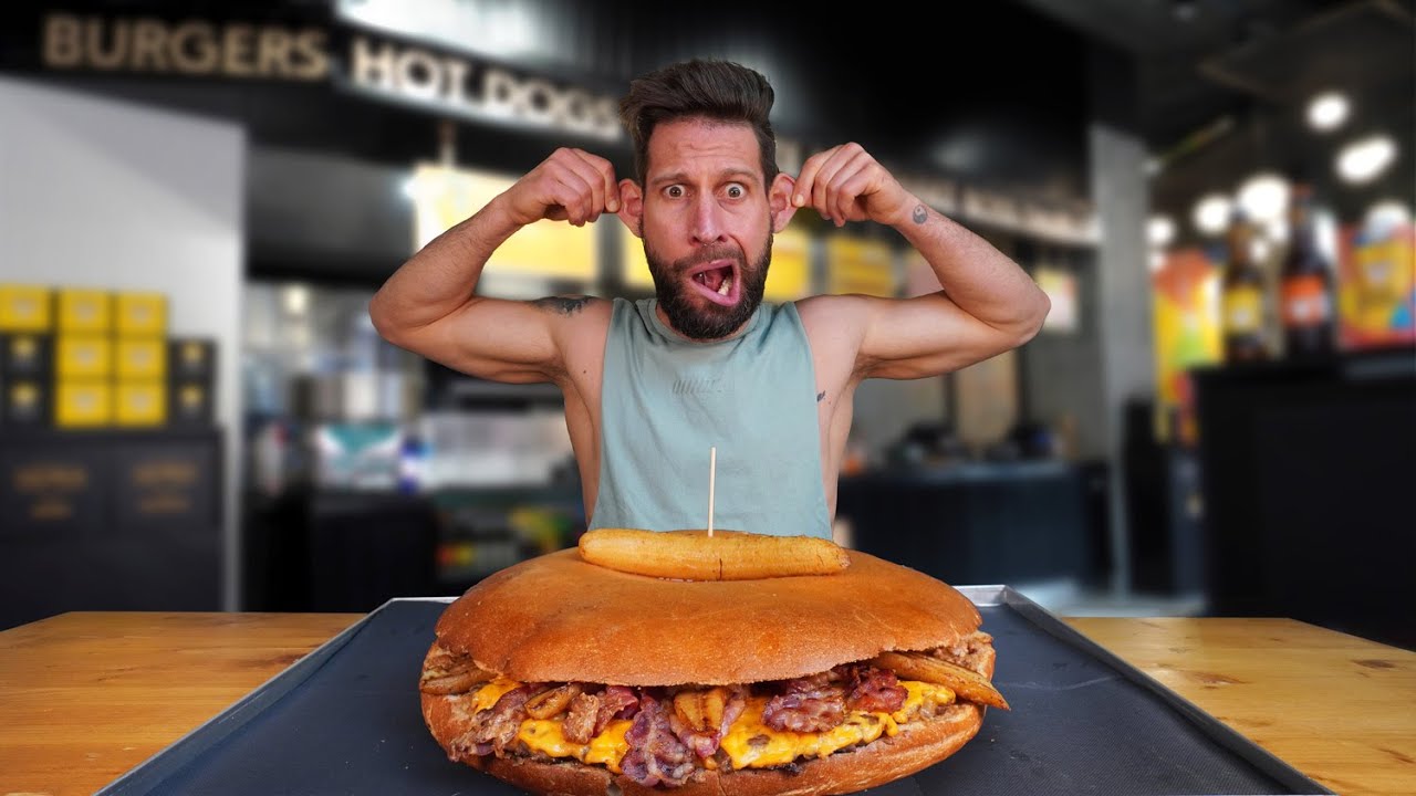 QUESTO PANINO MI HA MESSO IN SERIA DIFFICOLTÀ… - Big Boss Banana Burger Challenge | THOMAS HUNGRY