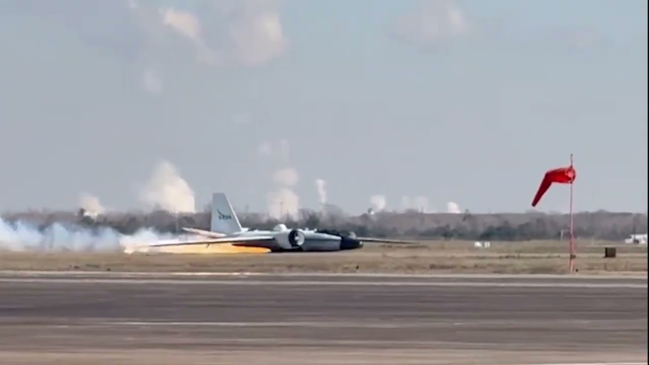 BREAKING! NASA WB-57 Emergency Landing Without Wheels