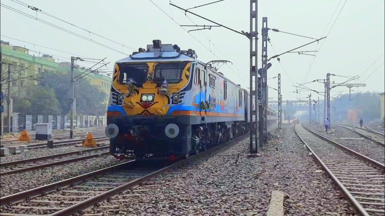 3 in 1 WAP 7 Action at Dankuni Jn. #indianrailways 