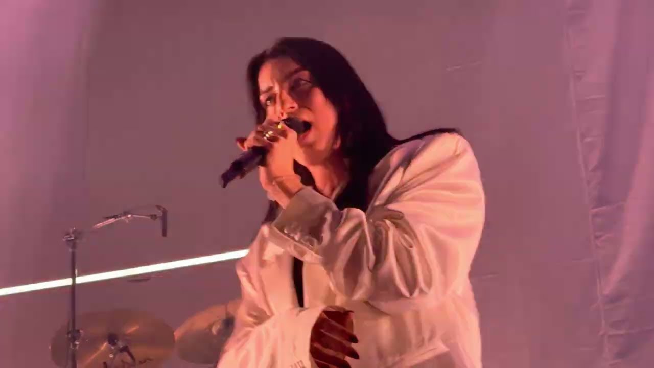RONDÉ - Break My Heart ~NEW SONG~ [[Live at Effenaar Eindhoven 06-04-2023]]