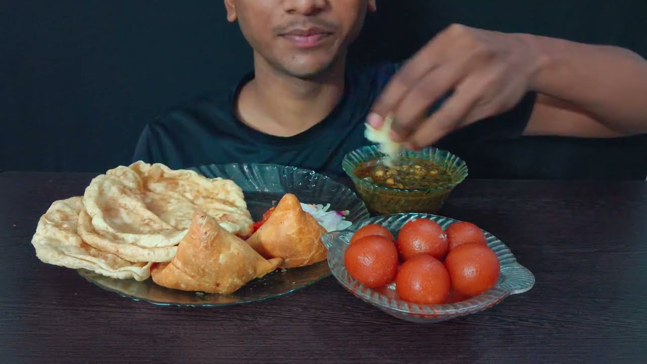 ASMR eating chhole bhature, samosa and gulab jamun 