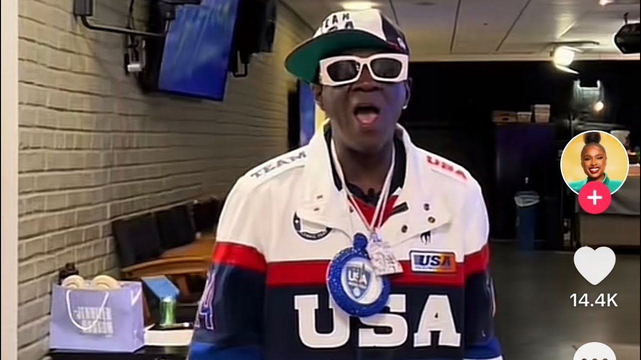 JENNIFER HUDSON WELCOMES FLAVOR FLAV ON HER SHOW WITH A SURPRISE SOUL TRAIN LINE