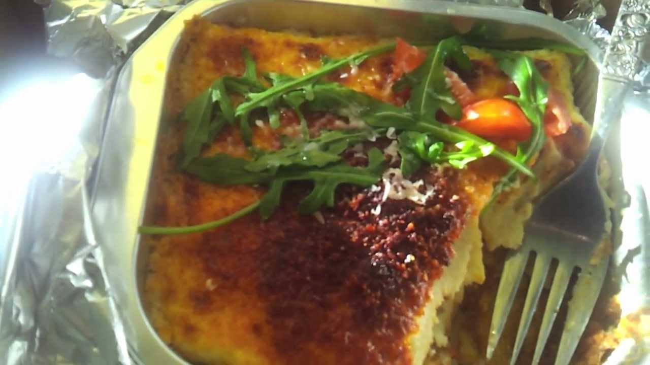 Sunnuntaisyömisenä Kotipizzan Lasanen